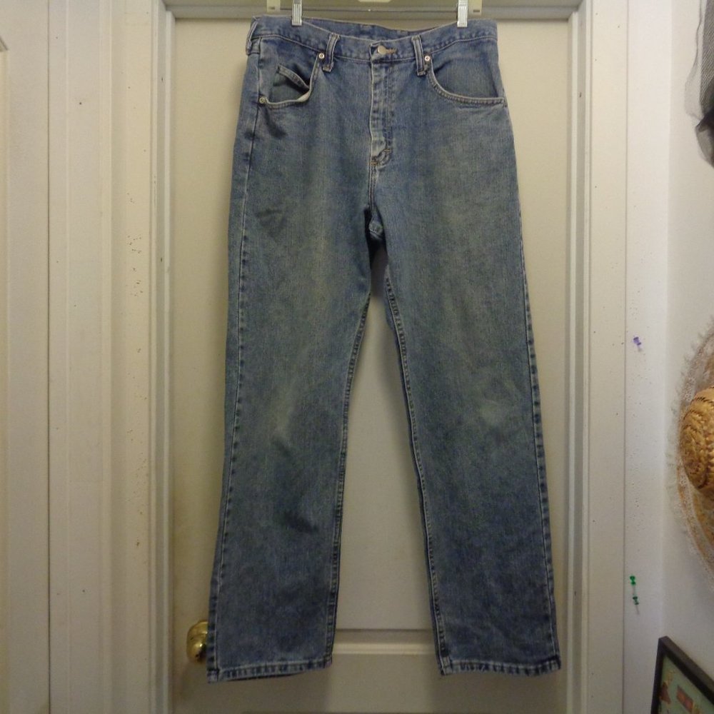 WRANGLER AUTHETIC  STURDY STYLE MENS BLUE JEANS 32 BY 34
